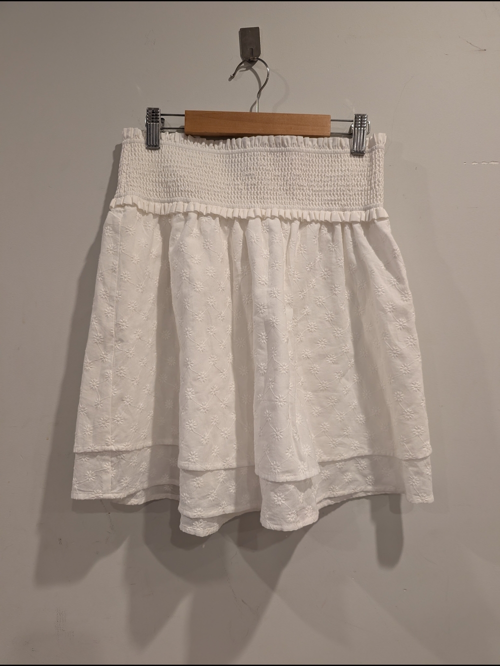 Rails Addison White Embroidered Daisies Eyelet Smocked Waist S Lines Cotton Summ
